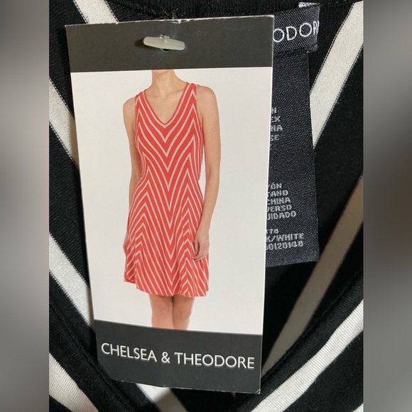 Black and White Chevron Dress by Chelsea and Theodore size Medium - Picture 3 of 6
